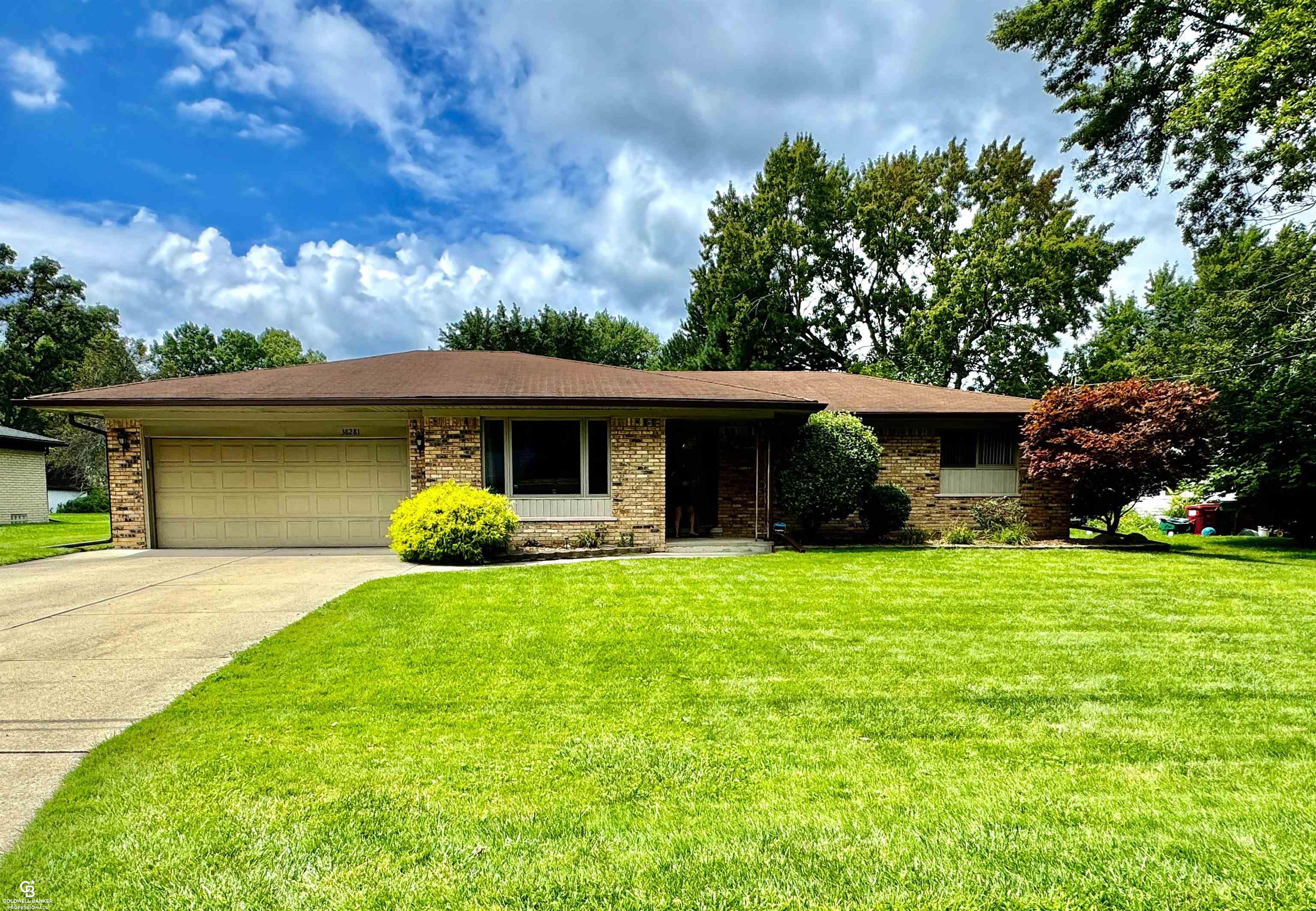 Radde St, Clinton Township, MI 48036