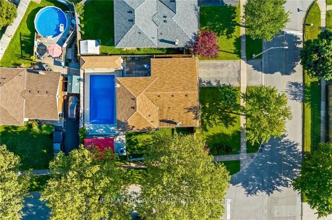 7067 Dirdene St, House other with 3 bedrooms, 2 bathrooms and 2 parking in Niagara Falls ON | Image 37