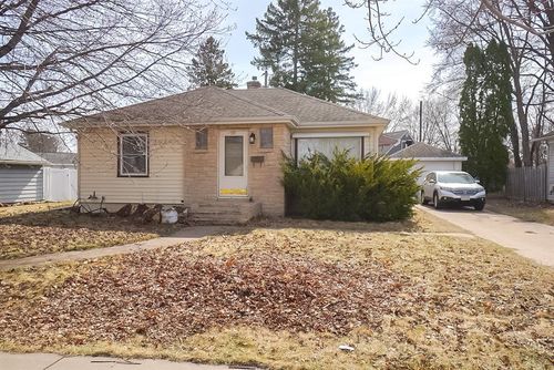 127 W Truman Ave, Eau Claire, WI, 54701-6345 | Card Image