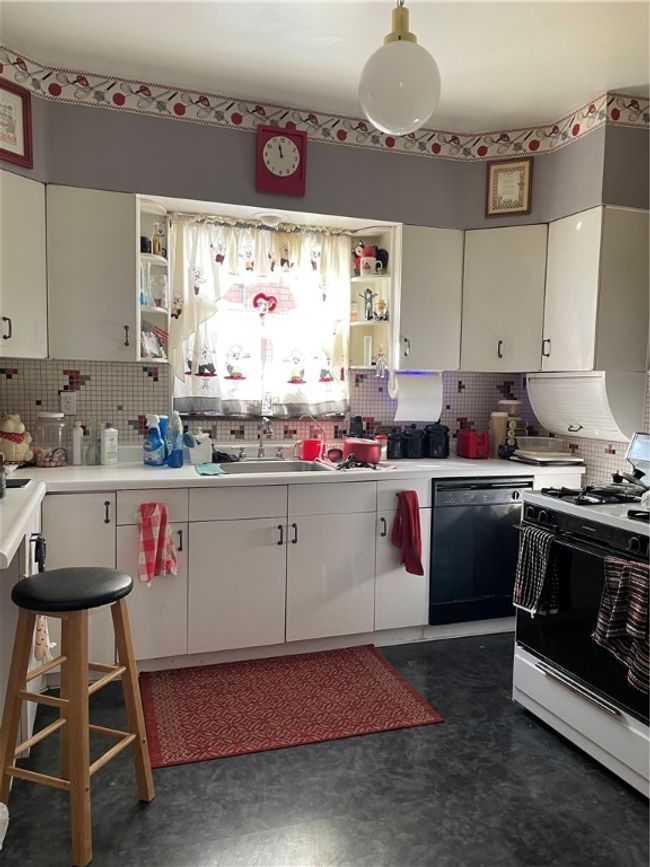 Dishwasher and disposal also included. | Image 9
