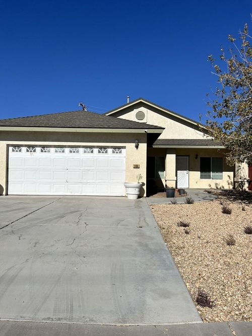 1104 W Vulcan Ave, Ridgecrest, CA, 93555-5116 | Card Image