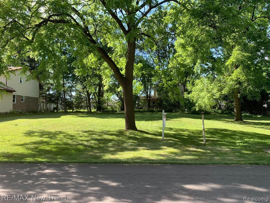 Sunnycrest Dr, West Bloomfield, MI 48323 #1