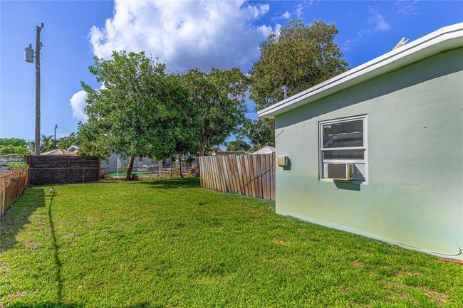 1540 Ne 48 Th Ct, House other with 3 bedrooms, 2 bathrooms and null parking in Pompano Beach FL | Image 27