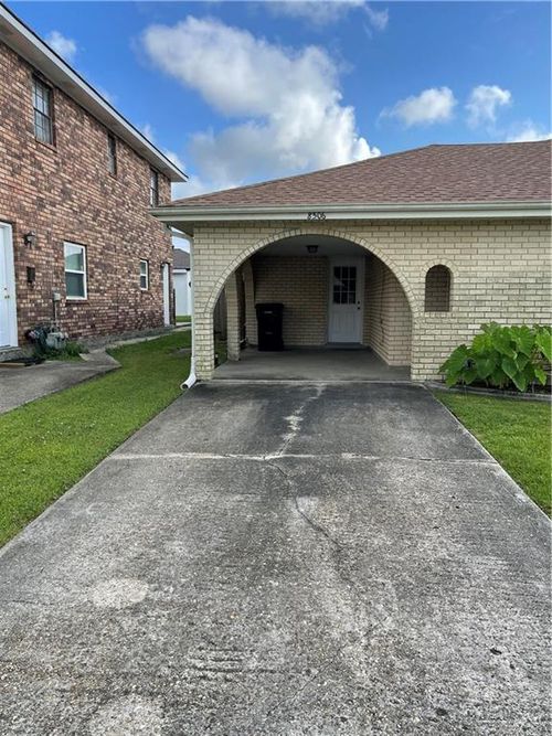 8506 Deerfield Dr, Chalmette, LA, 70043-1624 | Card Image