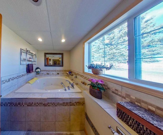 4540 Township Road 340, Home with 3 bedrooms, 3 bathrooms and 20 parking in Rural Mountain View County AB | Image 23