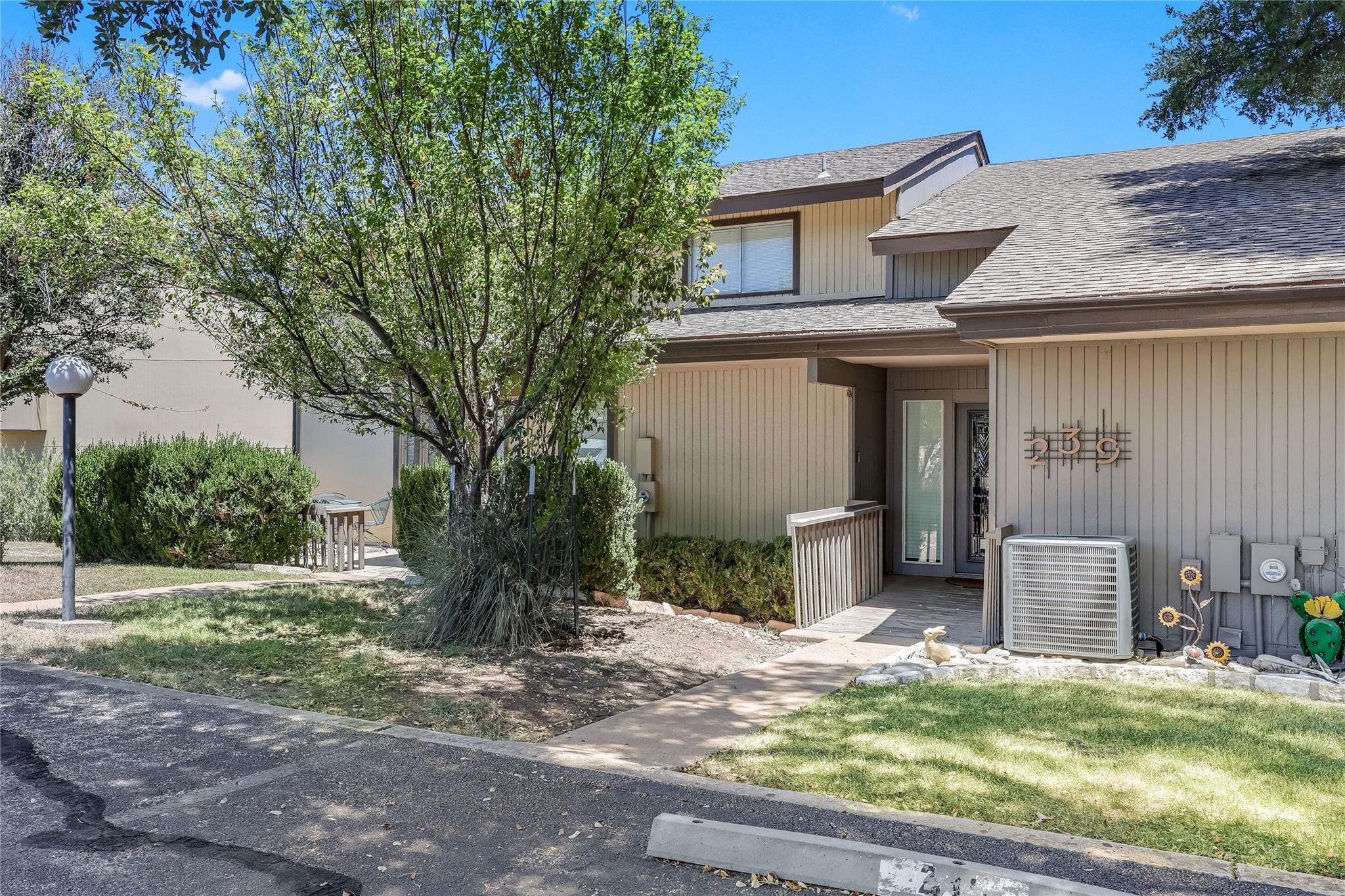 Residential in Point Venture 4
