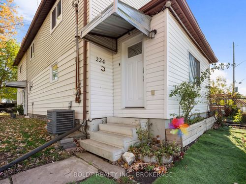 224 Oakdale Ave, Saint Catharines, ON, L2P2K7 | Card Image