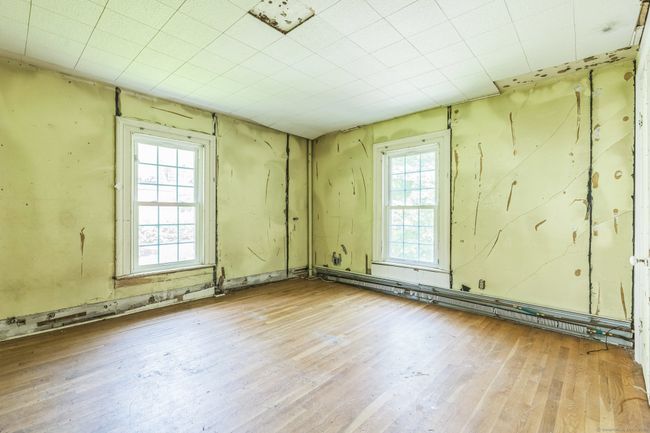 30 Mountain Ave, House other with 5 bedrooms, 2 bathrooms and 4 parking in Winsted CT | Image 17