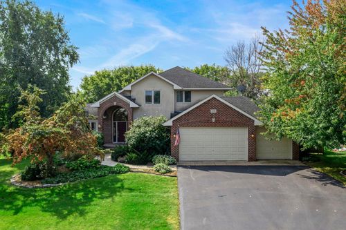 670 Weston Ridge Pkwy, Chaska, MN, 55318-1201 | Card Image