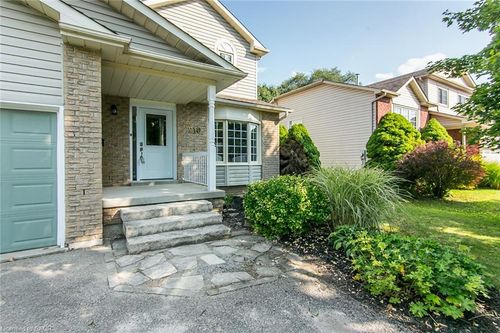 210 Philip Crt, Fergus, ON, N1M3M9 | Card Image