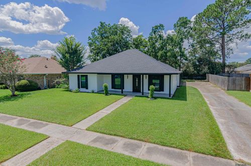 2324 Bernwood Dr, Baton Rouge, LA, 70816 | Card Image