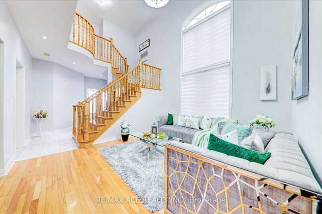 62 Saffron Cres, House other with 6 bedrooms, 5 bathrooms and 4 parking in Brampton ON | Image 9