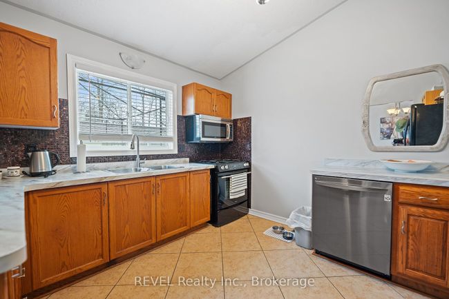 177 Bernard Ave, House other with 3 bedrooms, 2 bathrooms and 6 parking in Ridgeway ON | Image 11