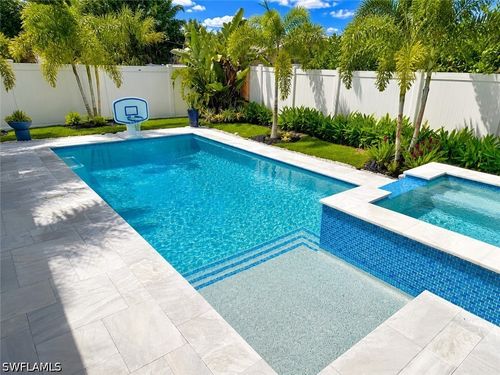 583 99th Ave N, Naples, FL, 34108-2227 | Card Image