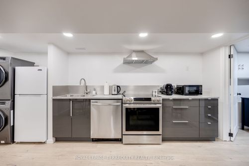 bsmt-490 Symington Ave, Toronto, ON, M6N2W5 | Card Image