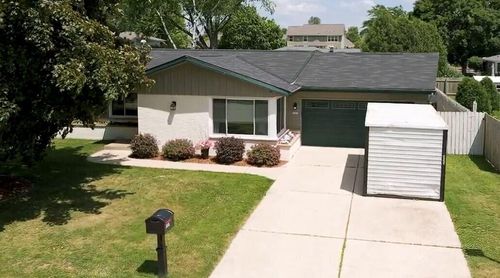 1221 Christopher Court, Oconomowoc, WI, 53066 | Card Image