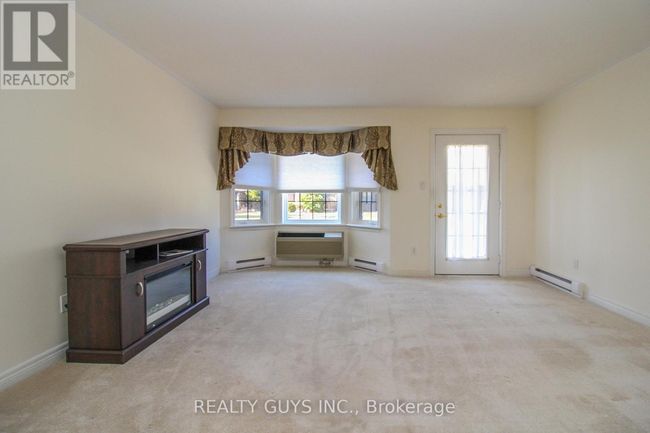 4 - 693 Whitaker St, Townhouse with 2 bedrooms, 2 bathrooms and 1 parking in Peterborough ON | Image 21