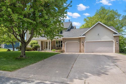 139 Ridge Way, Mahtomedi, MN, 55115-1887 | Card Image