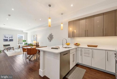 2-1711 D St Se, WASHINGTON, DC, 20003-2411 | Card Image