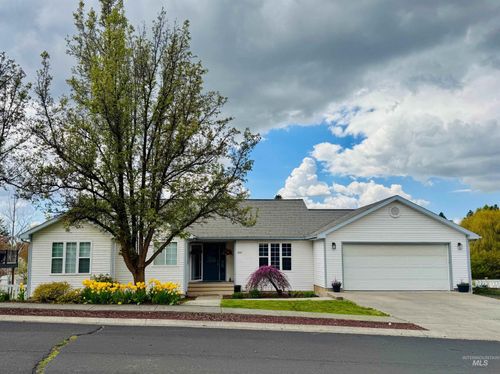 237 Sunrise Dr, Moscow, ID, 83843-9250 | Card Image