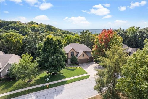 10514 River Hills Dr, Parkville, MO, 64152-3363 | Card Image