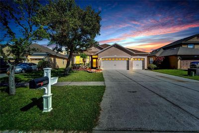 31415 Bridgegate Drive, House other with 4 bedrooms, 3 bathrooms and null parking in Wesley Chapel FL | Image 2