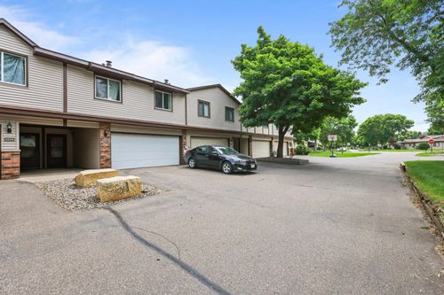 8557 Maplebrook Pkwy N, Brooklyn Park, MN, 55445-1927 | Card Image