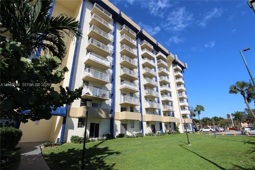 611e-4550 Nw 9th Street, Miami, FL, 33126 | Card Image