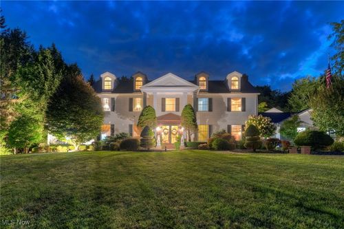 13044 Coachman Dr, Chardon, OH, 44024-9334 | Card Image