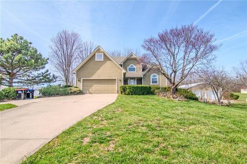 904 Allendale Lake Rd, Greenwood, MO, 64034-8609 | Card Image