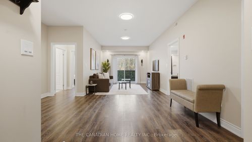 332-8111 Forest Glen Dr, Niagara Falls, ON, L2H2Y7 | Card Image