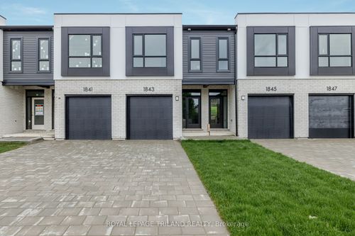 1855 Dalmagarry Rd, London, ON, N6G | Card Image