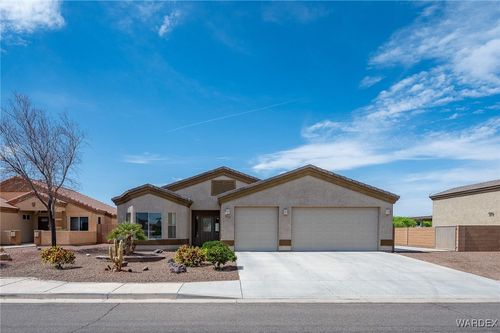 2713 Discovery Rd, Bullhead City, AZ, 86442-8837 | Card Image