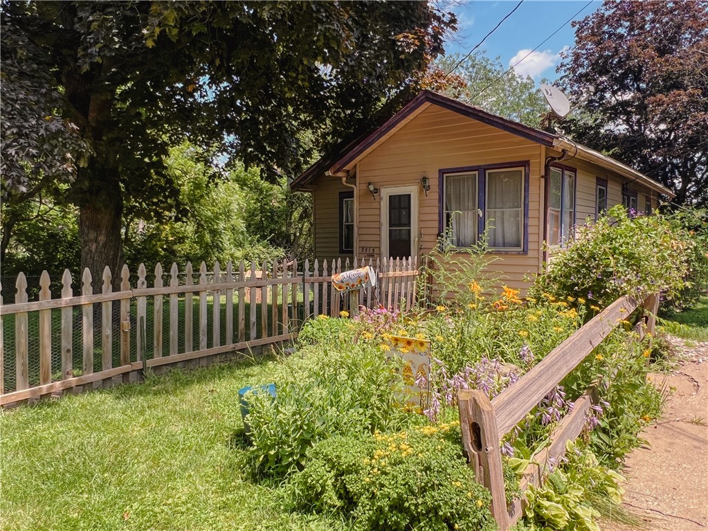 32nd St, Des Moines, IA 50317