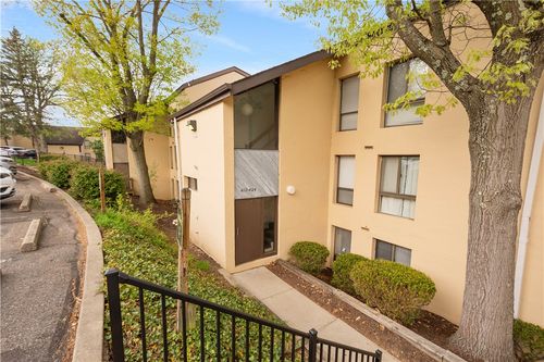 apt-420-2034 Swallow Hill Rd, Pittsburgh, PA, 15220-1641 | Card Image