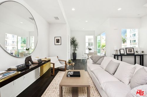 8406 Blackburn Ave, Los Angeles, CA, 90048-4119 | Card Image