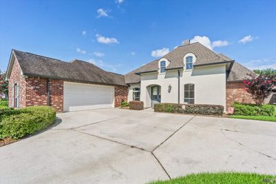 8828 Glenfield Dr, House other with 4 bedrooms, 3 bathrooms and null parking in Baton Rouge LA | Image 3