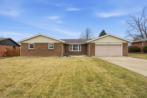 385 S Walnut St, Manteno, IL, 60950-1626 | Card Image