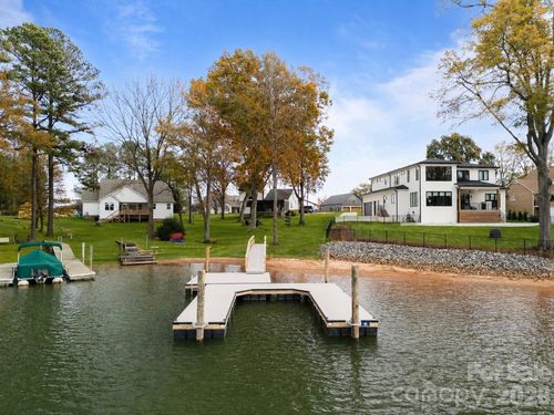 240 Shoreline Loop, Mooresville, NC, 28117-7452 | Card Image