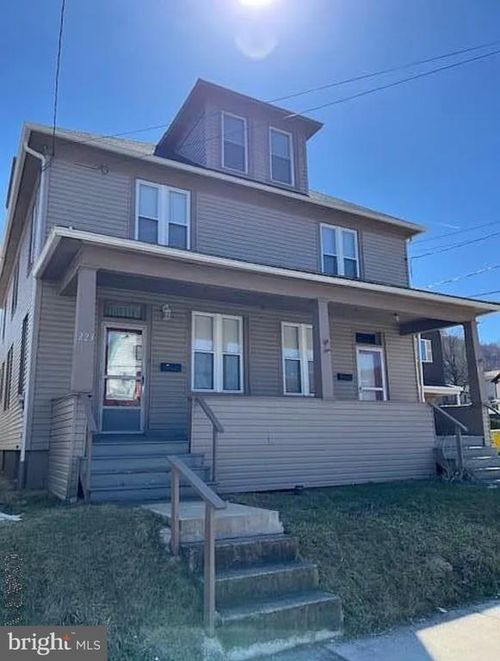225-223 Fairfield Ave, Johnstown, PA, 15906-2335 | Card Image