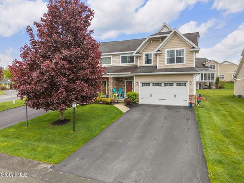 28 Guiliana Cir, Troy, NY, 12180-7790 | Card Image