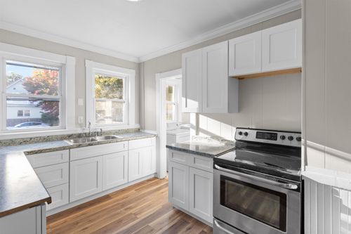 6 Ray St, Manchester, NH, 03104-2535 | Card Image