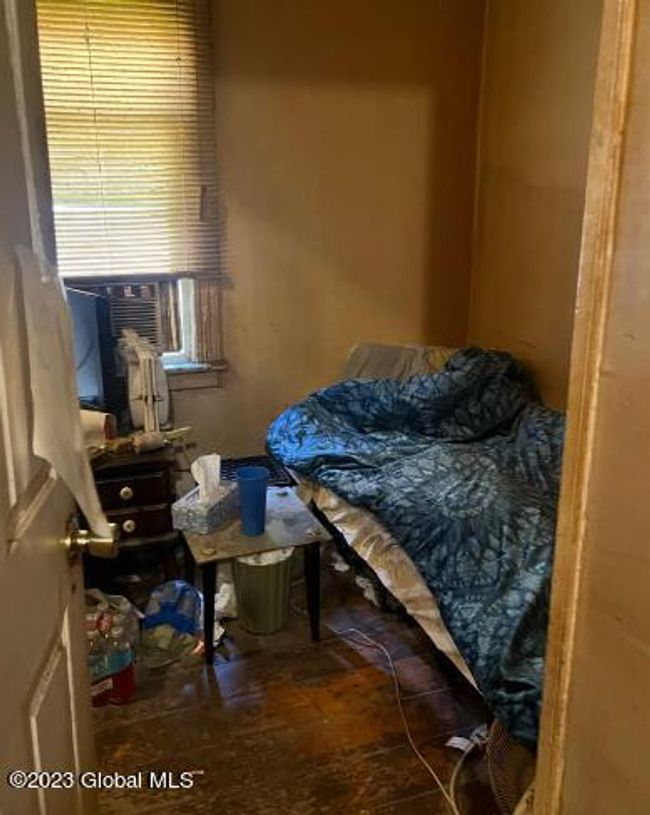 3262 Sixth Ave Avenue, For Sale in Troy Zoocasa