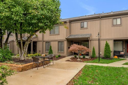 71-500 Laketower Dr, Lexington, KY, 40502-2677 | Card Image