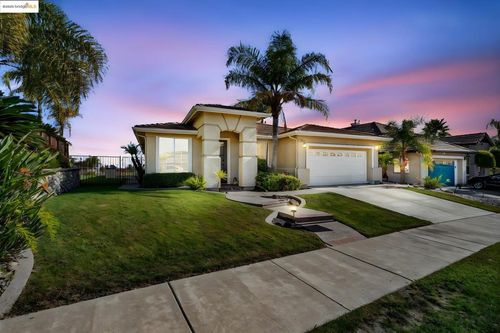 354 Pebble Beach Dr, Brentwood, CA, 94513 | Card Image