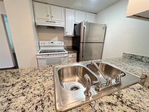 322-9520 Royal Ln, Dallas, TX, 75243-7623 | Card Image