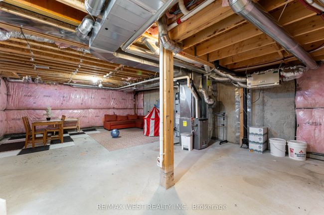 2 Scarletwood St, House attached with 3 bedrooms, 3 bathrooms and 1 parking in Stoney Creek ON | Image 35