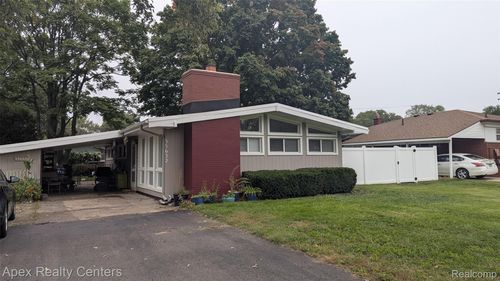 35632 Palmer Rd, Westland, MI, 48186-4268 | Card Image