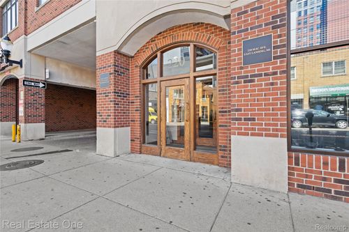 313-220 Mac Ave, East Lansing, MI, 48823-4392 | Card Image
