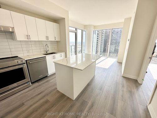 2115-9000 Jane Street, Vaughan, ON, L4K0M6 | Card Image